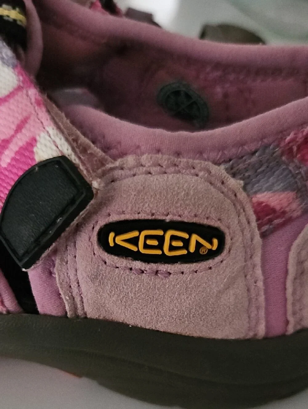 Keen Pink Camo Closed-Toe Hiking Sandals Water Shoes Size 3 Durable